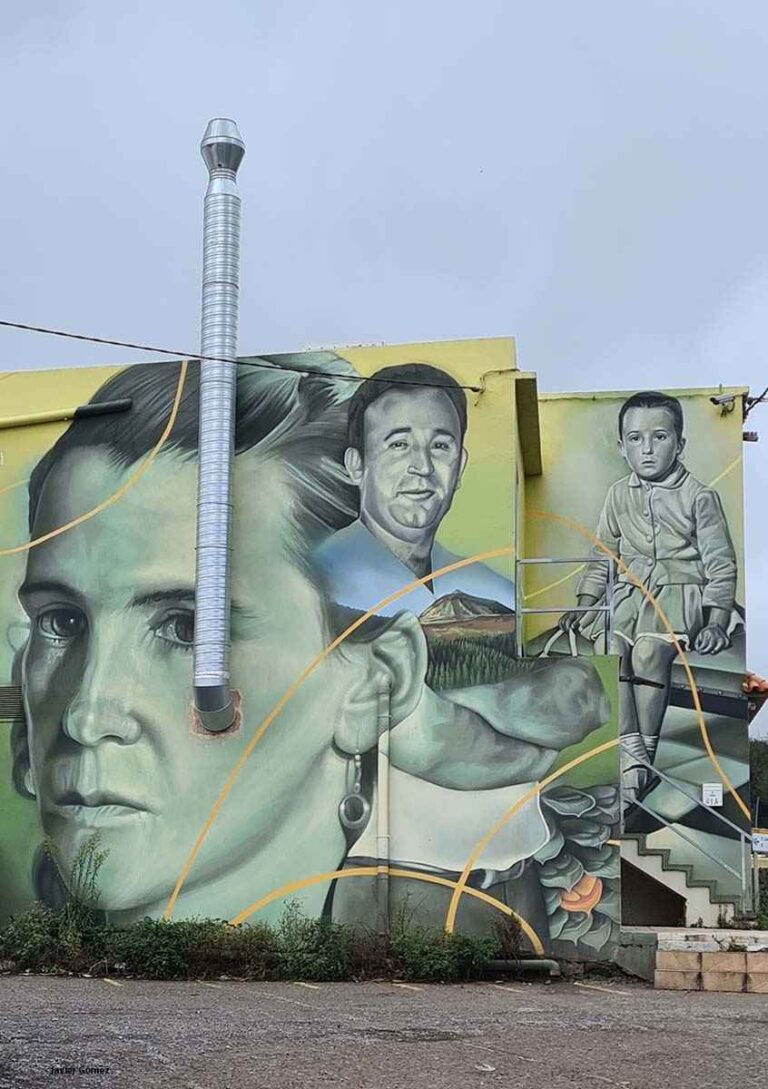 Pinturas murales en La Pinocheria 768x1089