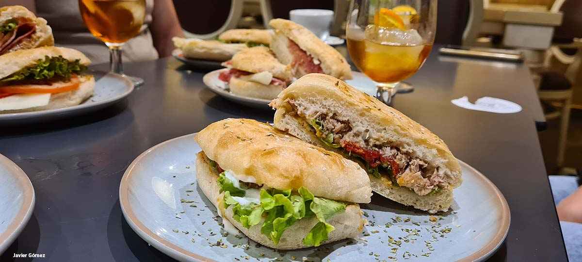 Bocadillo de atún y pimientos en Palmelita La Laguna