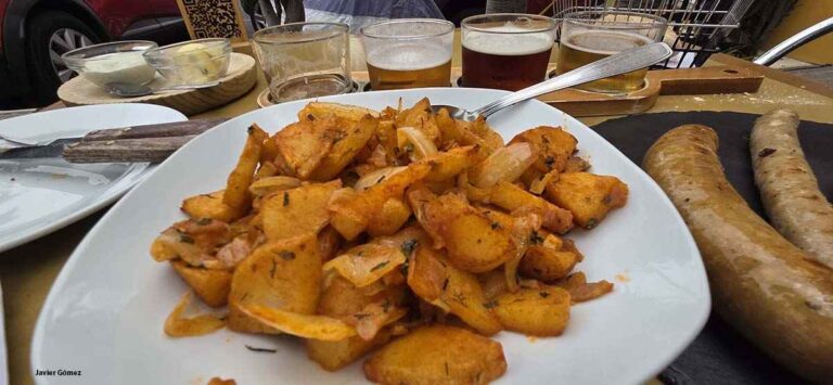 Papas salteadas en Tacoa 768x355