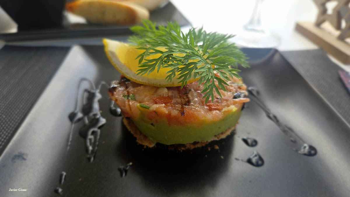 Tartar de salmón con aguacate en Restaurante Naranja en Costa Adeje