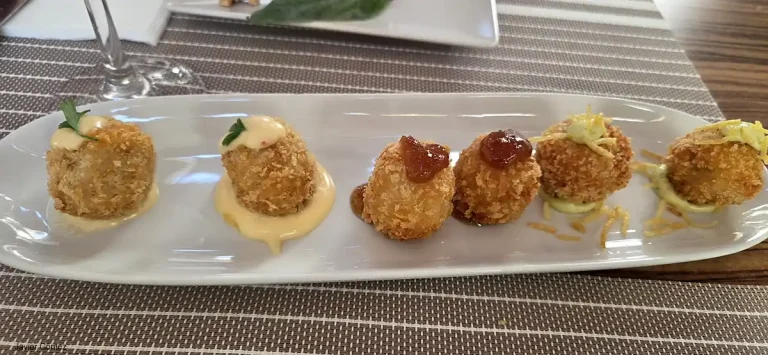 Jarana Gastroterraza en Santa Cruz croquetas 768x355