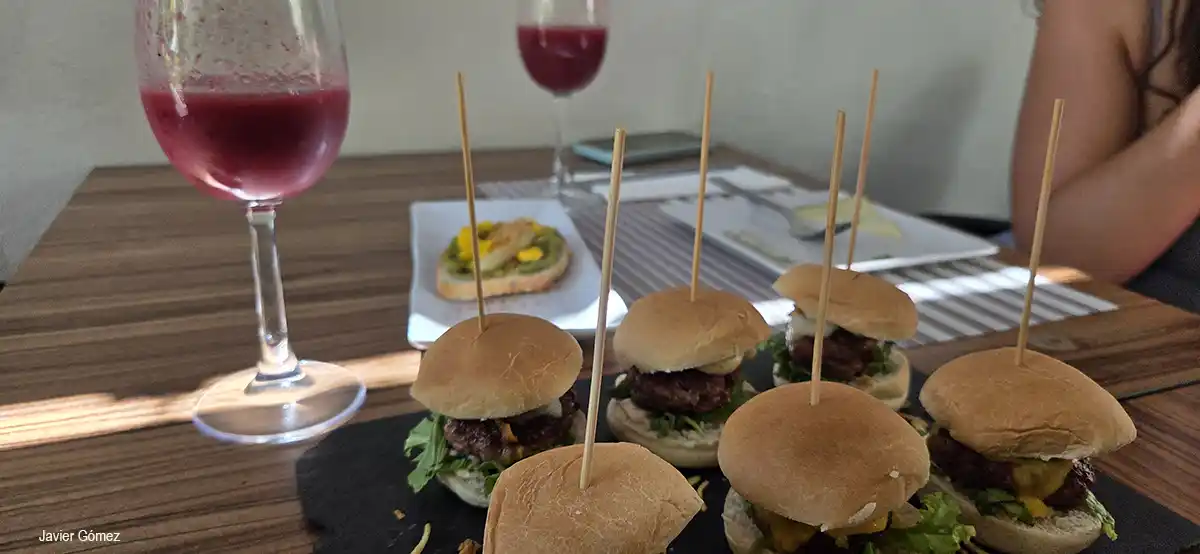 Jarana Gastroterraza en Santa Cruz - minihamburguesas - Jarana Gastroterraza en Santa Cruz - minihamburguesas -