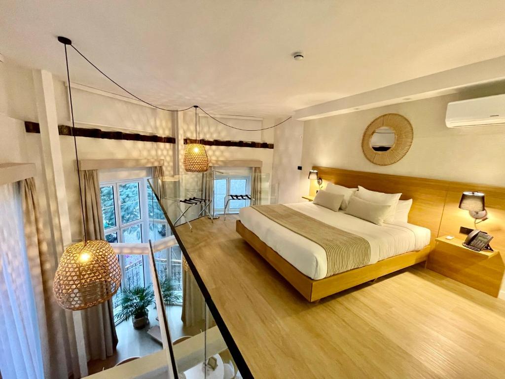 Emblematico Hi Suites Santa Cruz