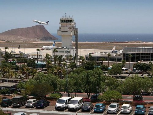 Aeropuertos y puertos de Tenerife